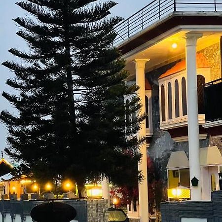 Republika Central Mansehra 외부 사진