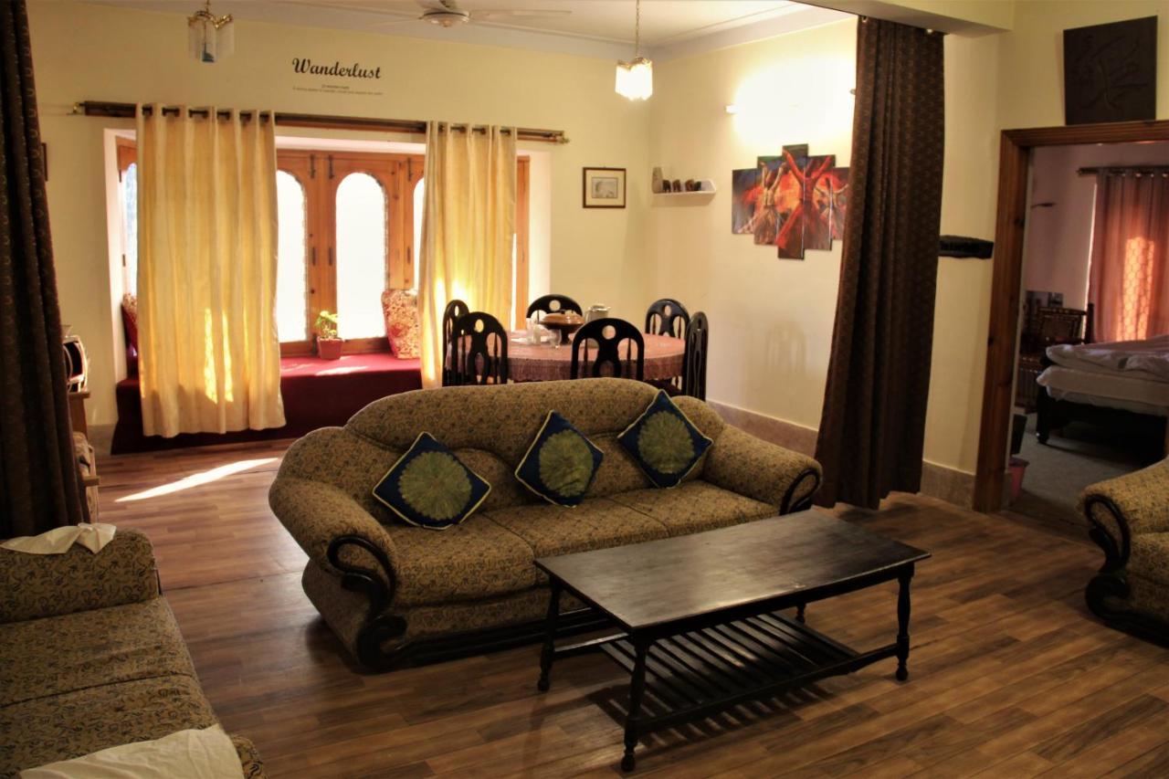 Republika Central Mansehra 외부 사진
