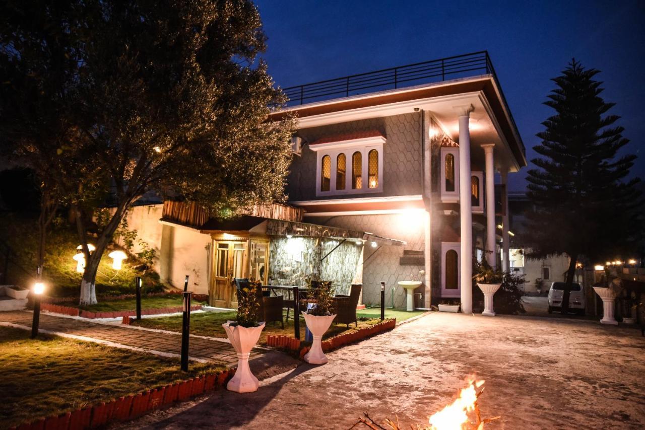 Republika Central Mansehra 외부 사진