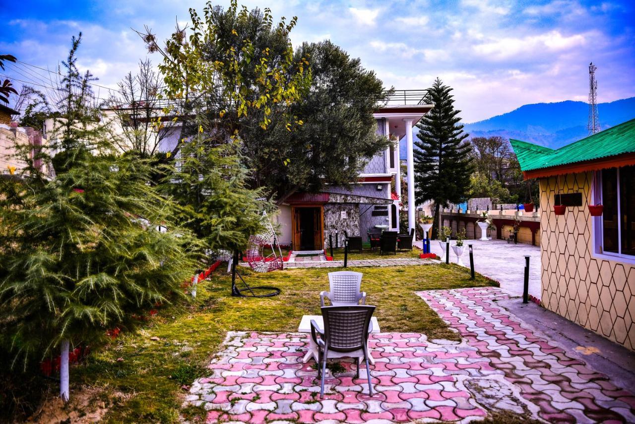 Republika Central Mansehra 외부 사진