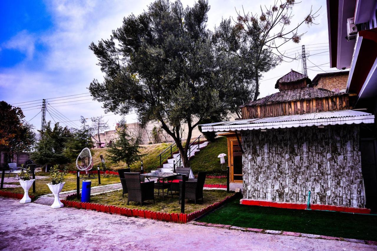 Republika Central Mansehra 외부 사진
